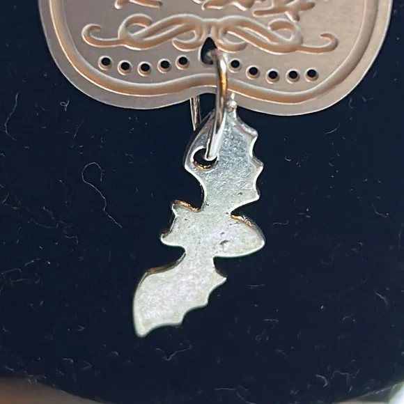 Planchette and bat necklace - Picture 5 of 8